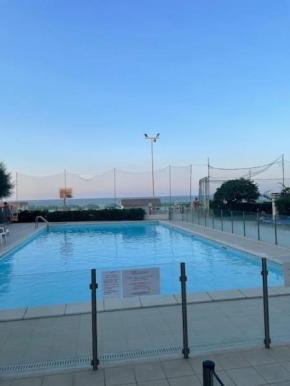 Apartament Mare e Sole z basenem i przy plaży Marotta
